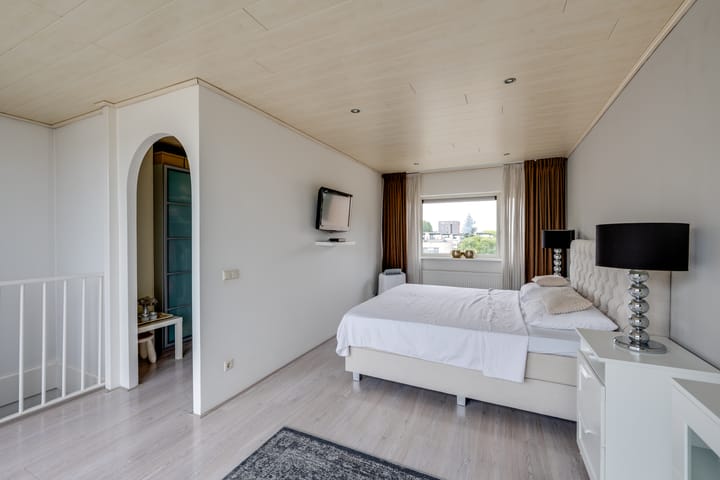 Foto 32 van Rhoonstraat 8