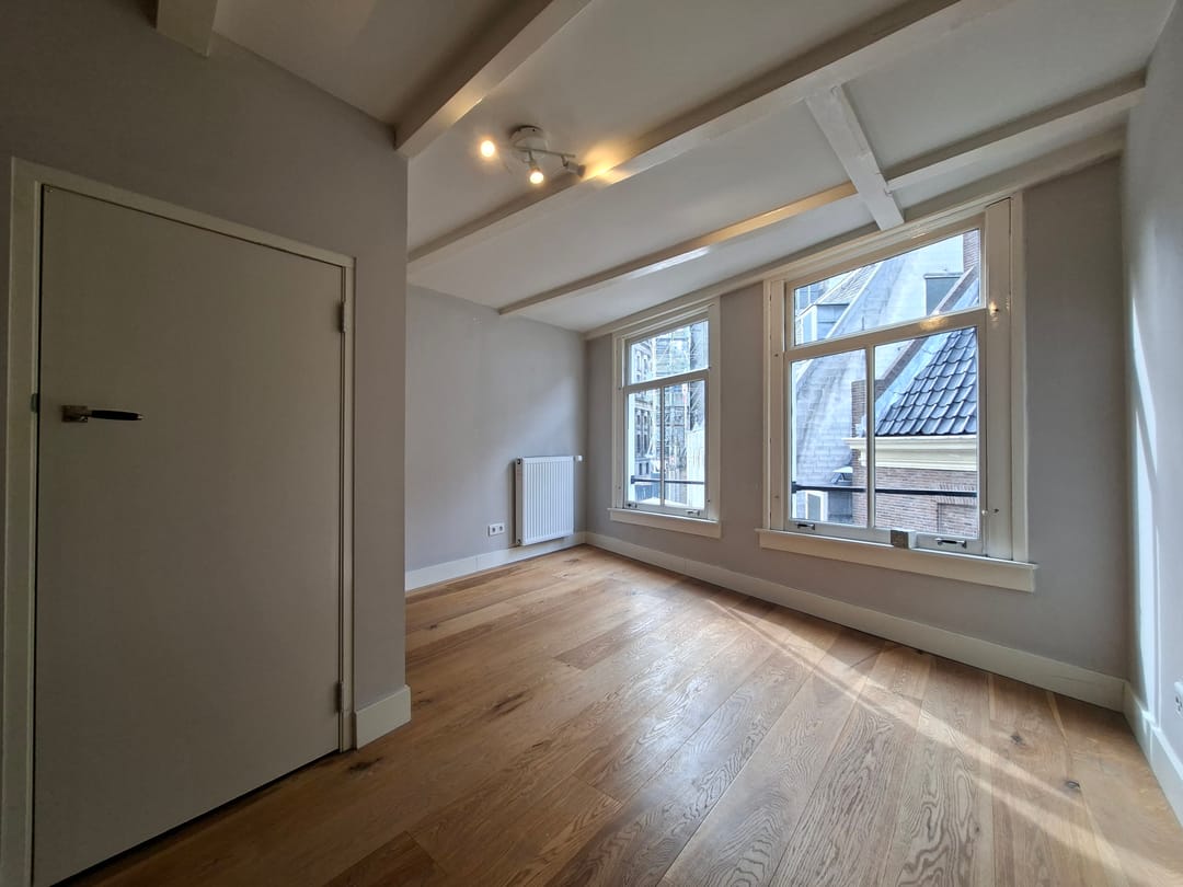 Photo 11 of Eggertstraat 19-B