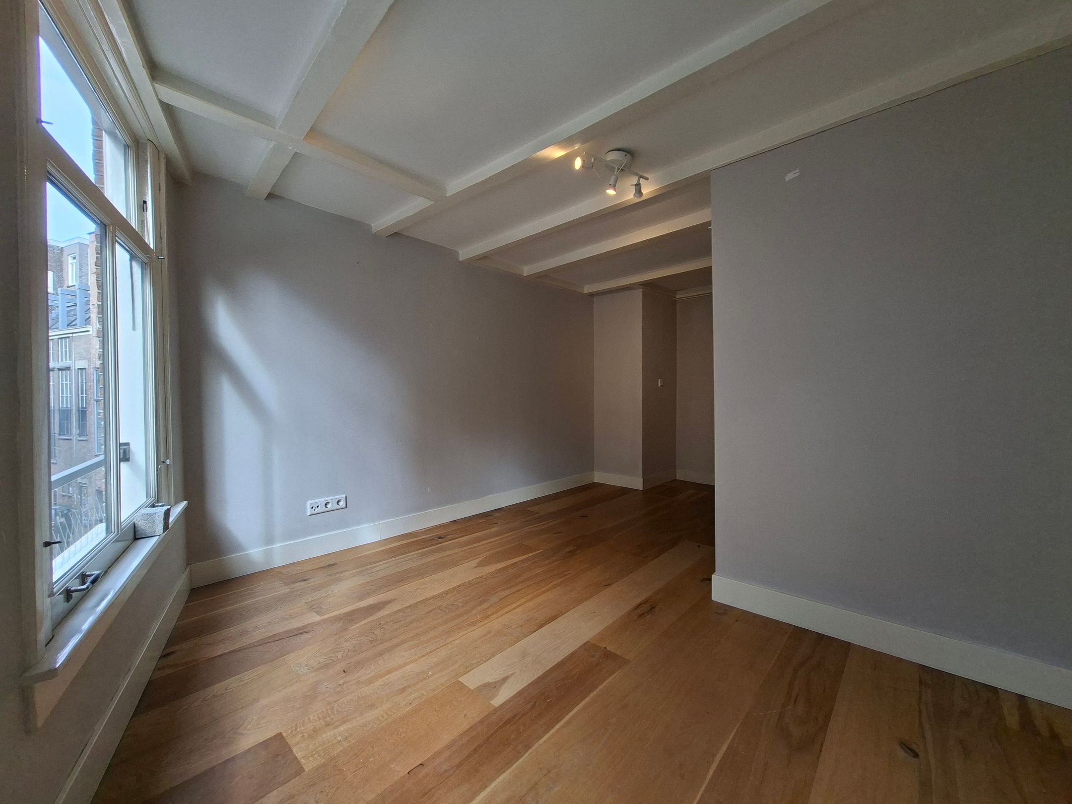 Photo 12 of Eggertstraat 19-B