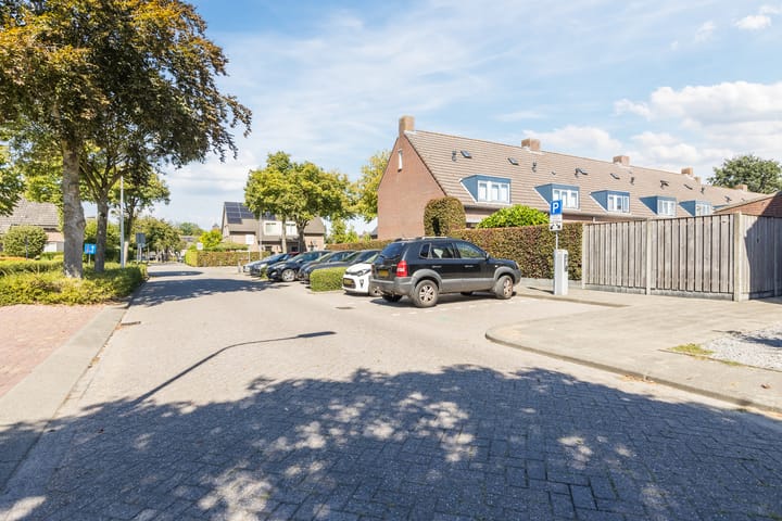 Photo 54 of Burgemeester Kievitslaan 56