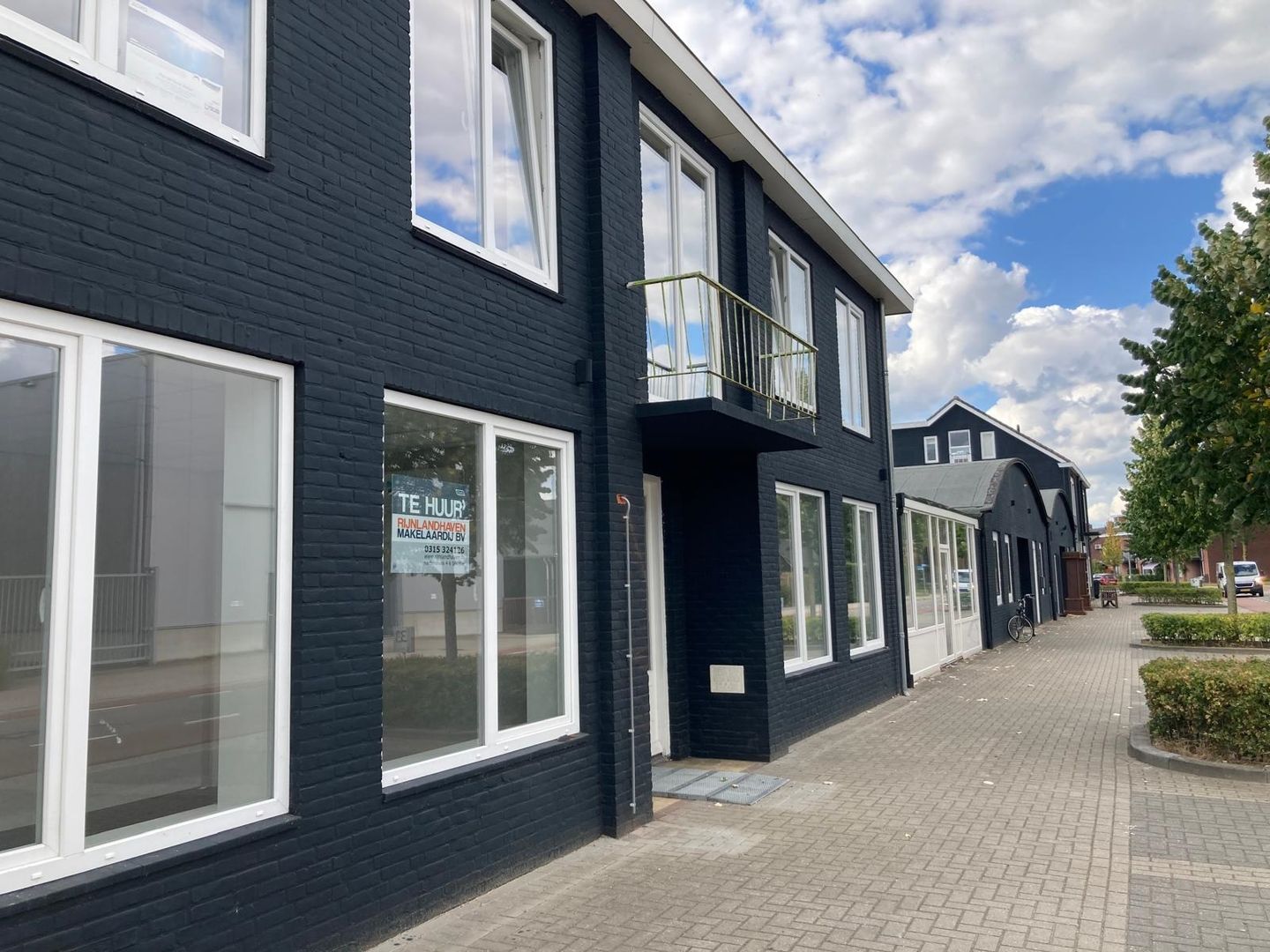 View photo 2 of IJsselweg 3-A