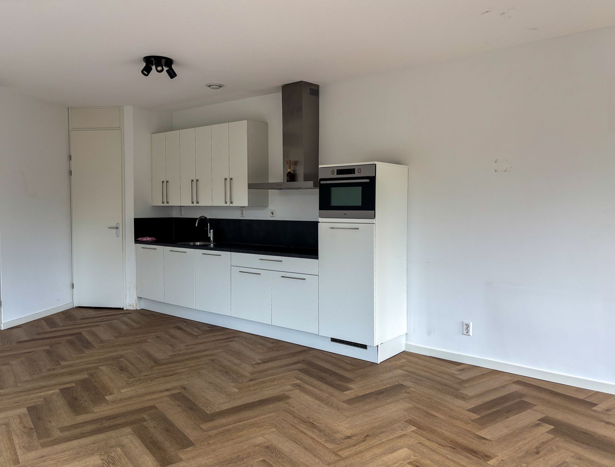 Photo 6 of Stratingplantsoen 3-B