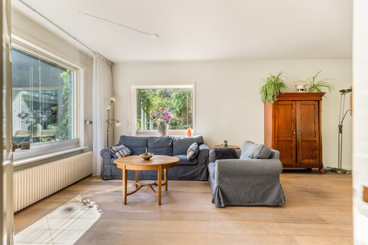 Photo 11 of Bizetstraat 4