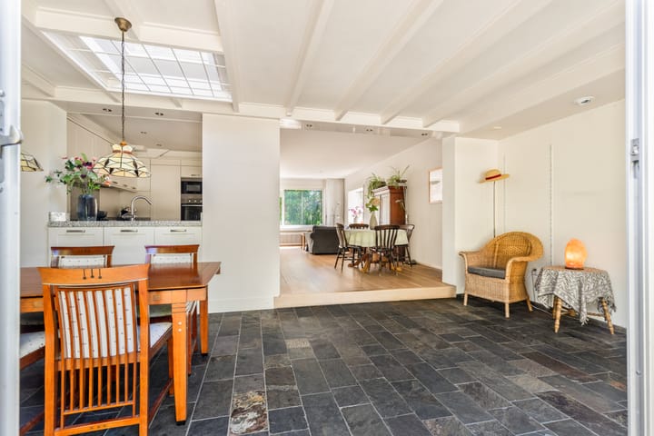 Photo 24 of Bizetstraat 4