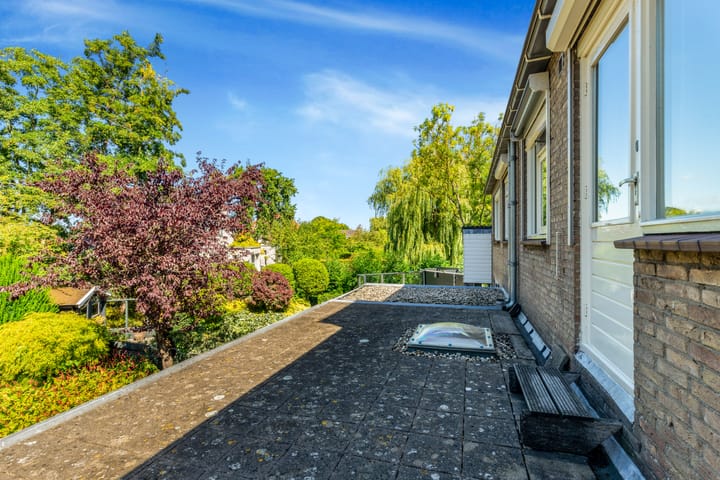 Photo 32 of Bizetstraat 4