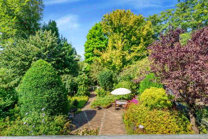 Photo 33 of Bizetstraat 4