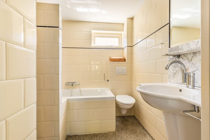 Photo 34 of Bizetstraat 4