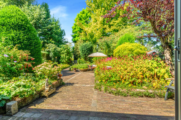 Photo 43 of Bizetstraat 4