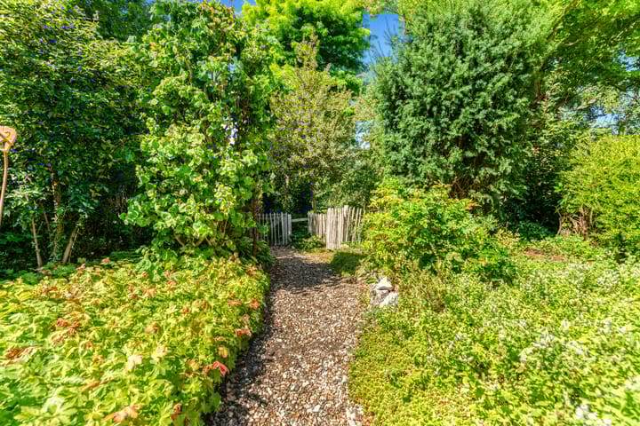 Photo 46 of Bizetstraat 4