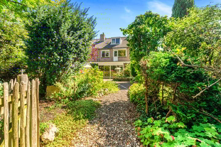 Photo 52 of Bizetstraat 4