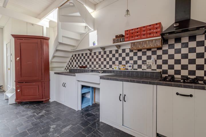 Photo 10 of Jan de Wittestraat 36