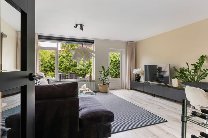 Foto 10 van Bernadottestraat 21