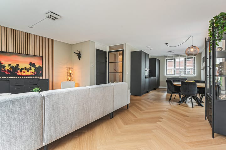 Foto 13 van Abdis Heilwichstraat 9