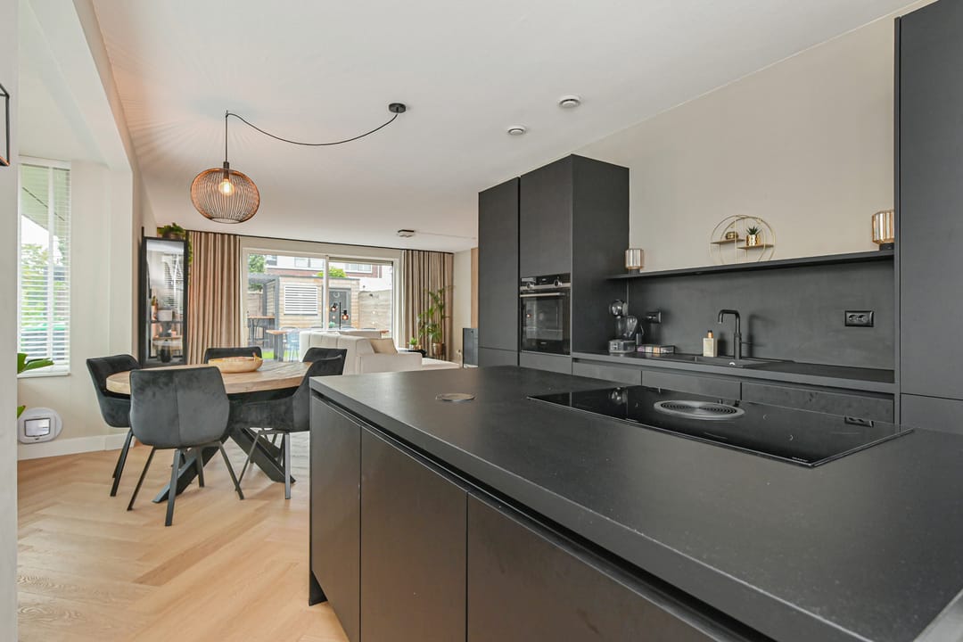 Foto 17 van Abdis Heilwichstraat 9