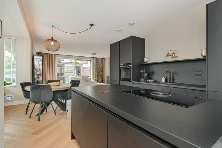 Foto 17 van Abdis Heilwichstraat 9