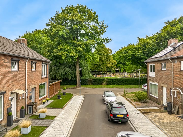 Foto 37 van Zonnebloemstraat 2