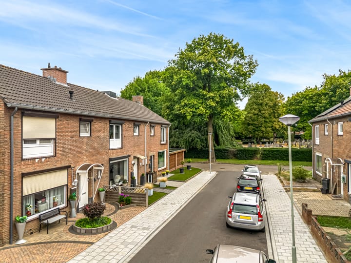 Foto 38 van Zonnebloemstraat 2