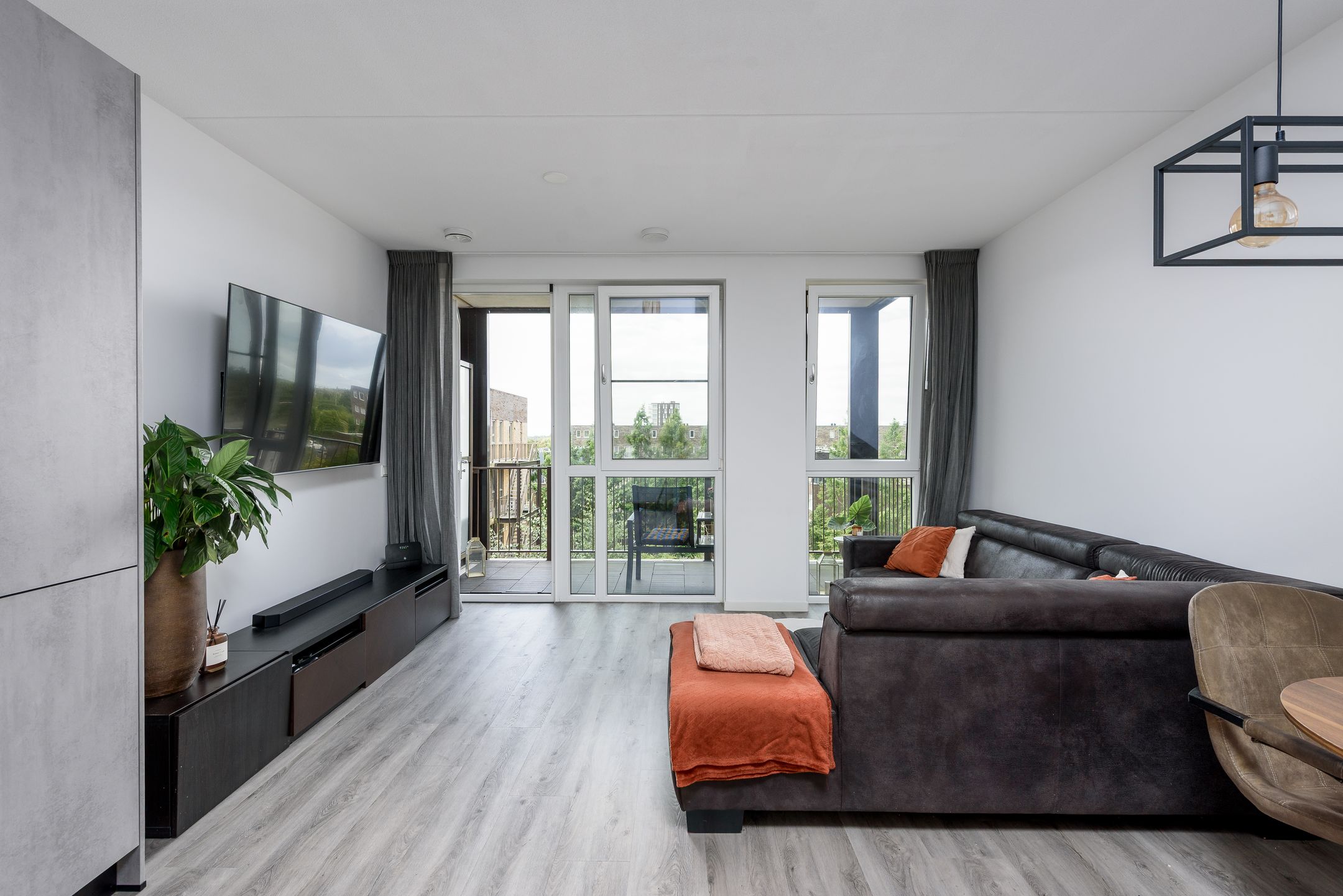 Photo 18 of Tempo Doeloestraat 239