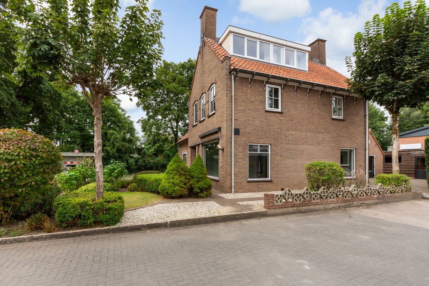 Foto 1 van Stationsweg 12