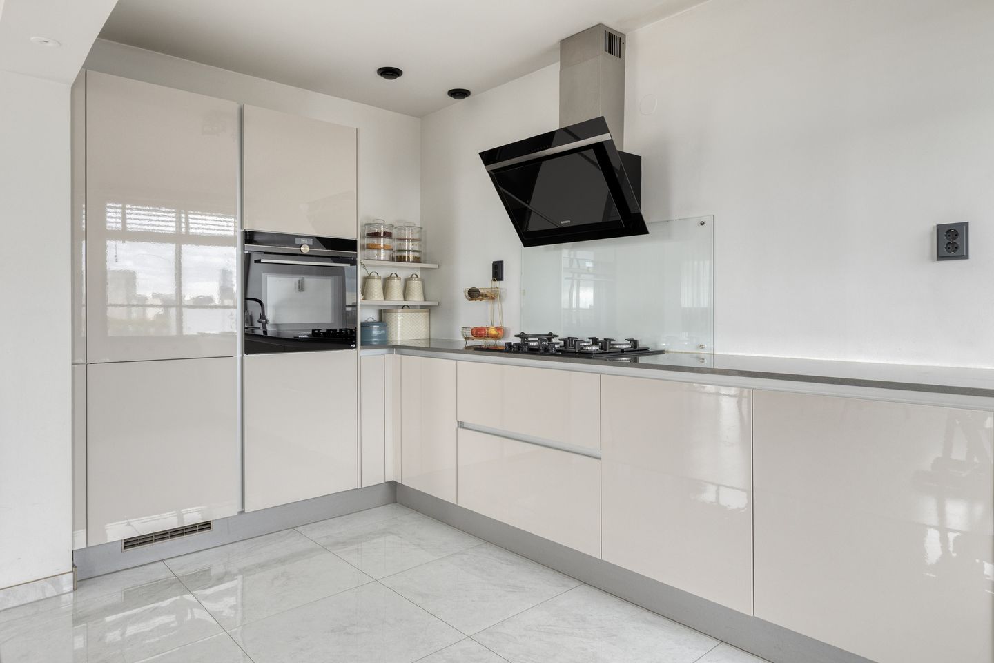 Foto 20 van Zuidplein 494