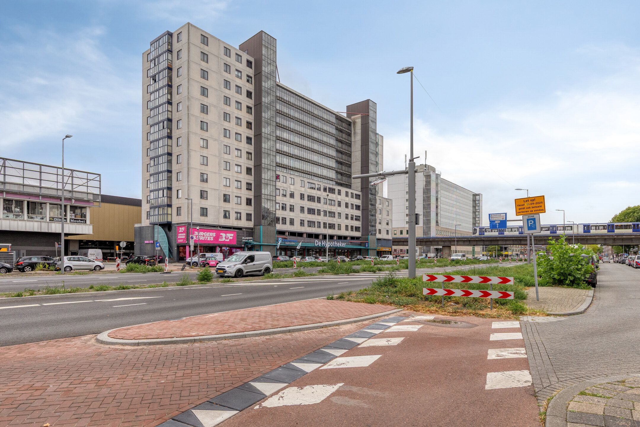 Foto 42 van Zuidplein 494