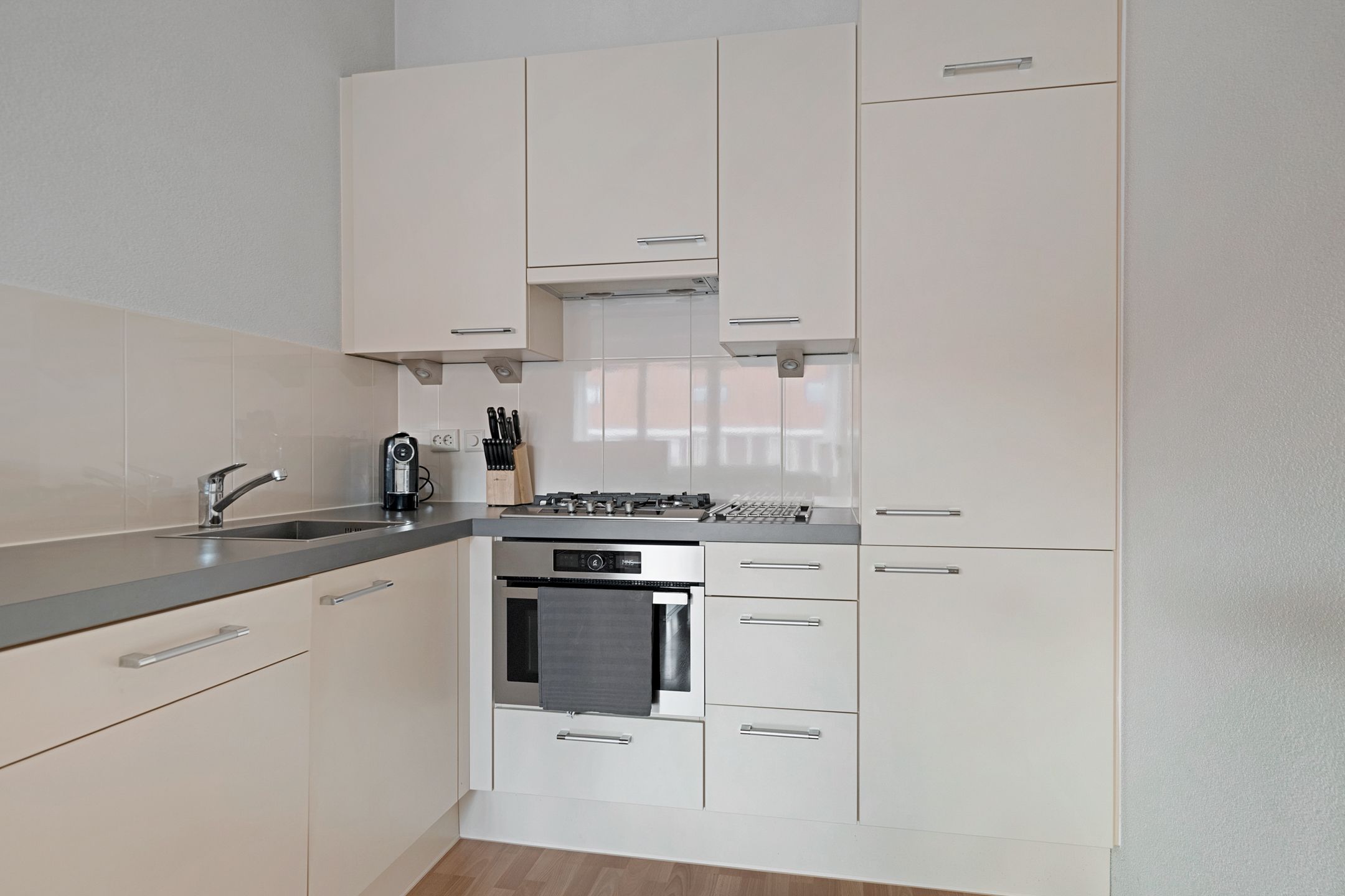 Photo 3 of Mooriaanstraat 10