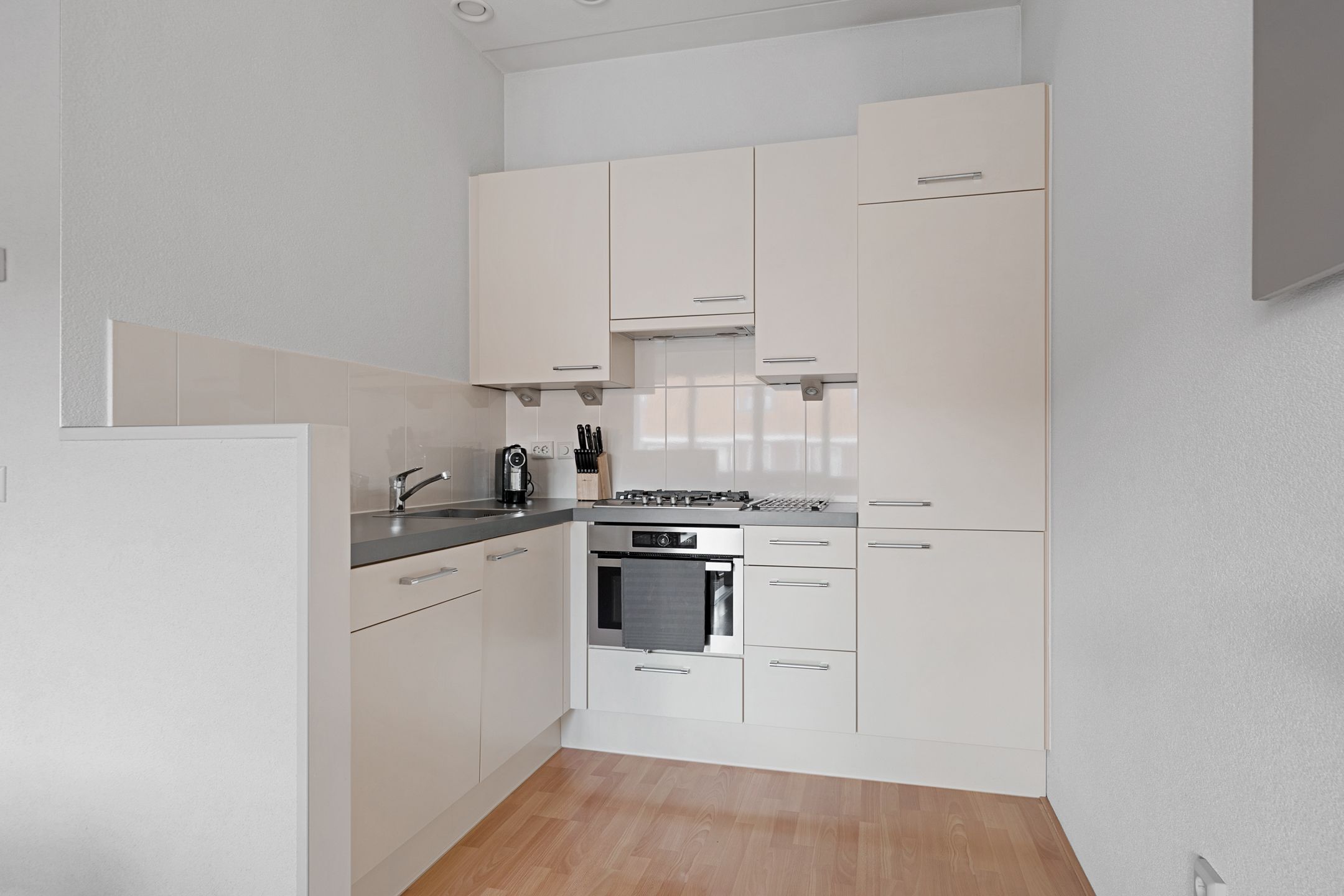 Photo 21 of Mooriaanstraat 10