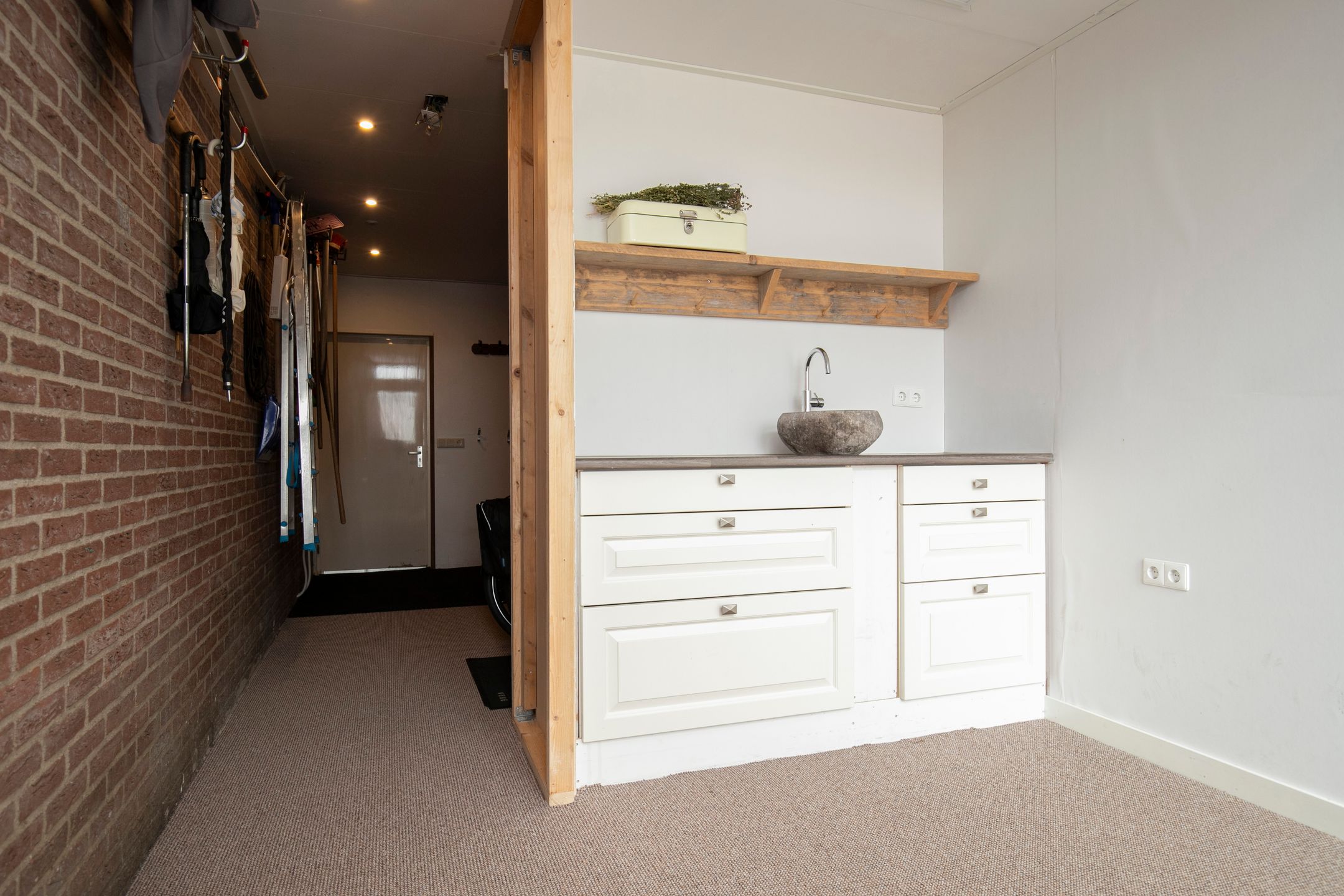 Foto 24 van Karwij 16