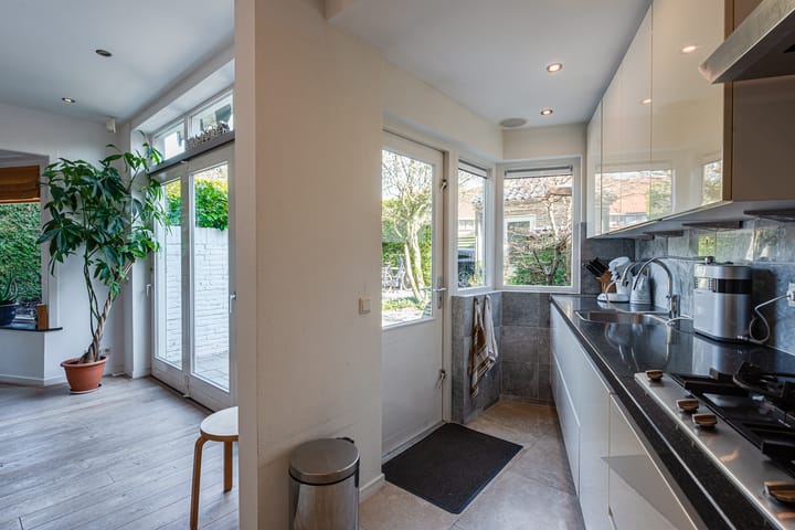 Foto 4 van Van Beuningenstraat 1