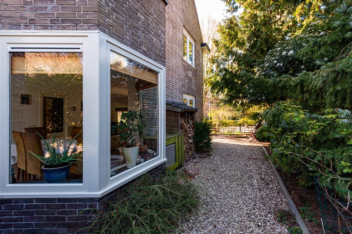 Foto 38 van Van Beuningenstraat 1