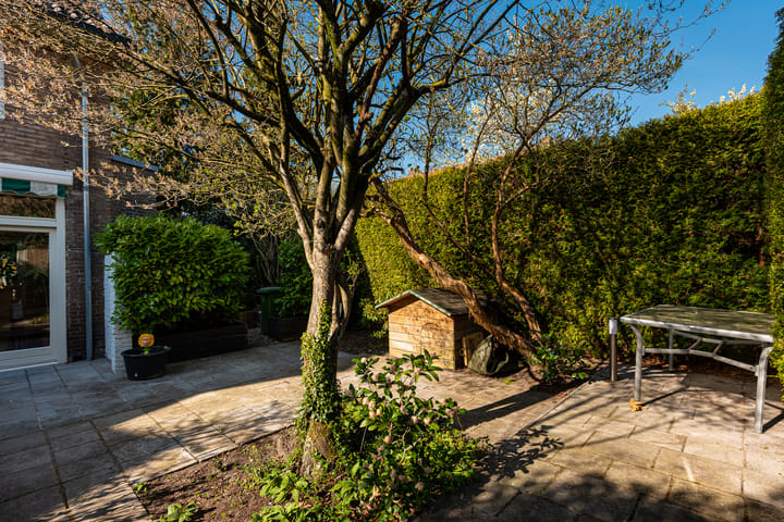 Foto 49 van Van Beuningenstraat 1