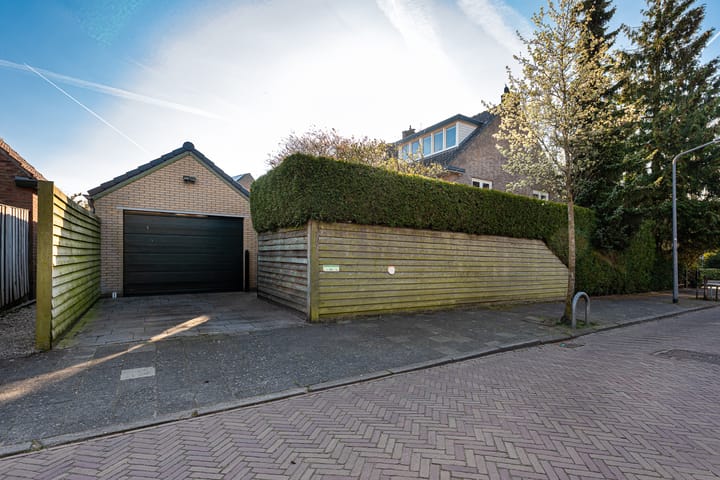 Foto 50 van Van Beuningenstraat 1