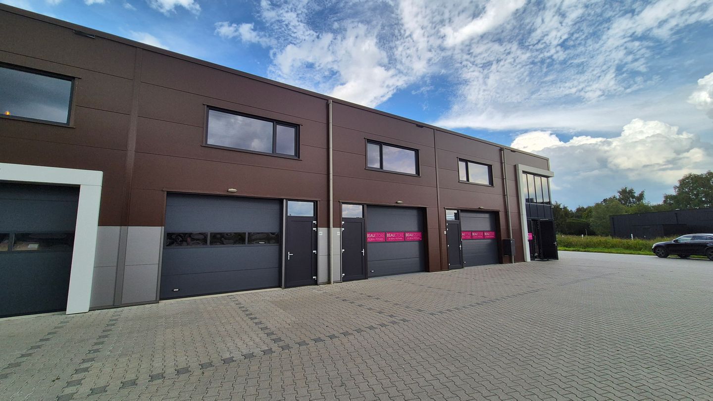 Bekijk foto 2 van Blankenstein 680-L