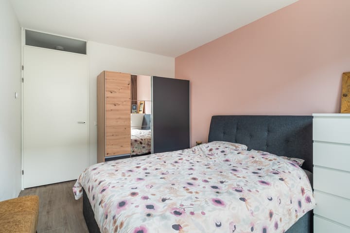 Photo 29 of Waldorpstraat 1572