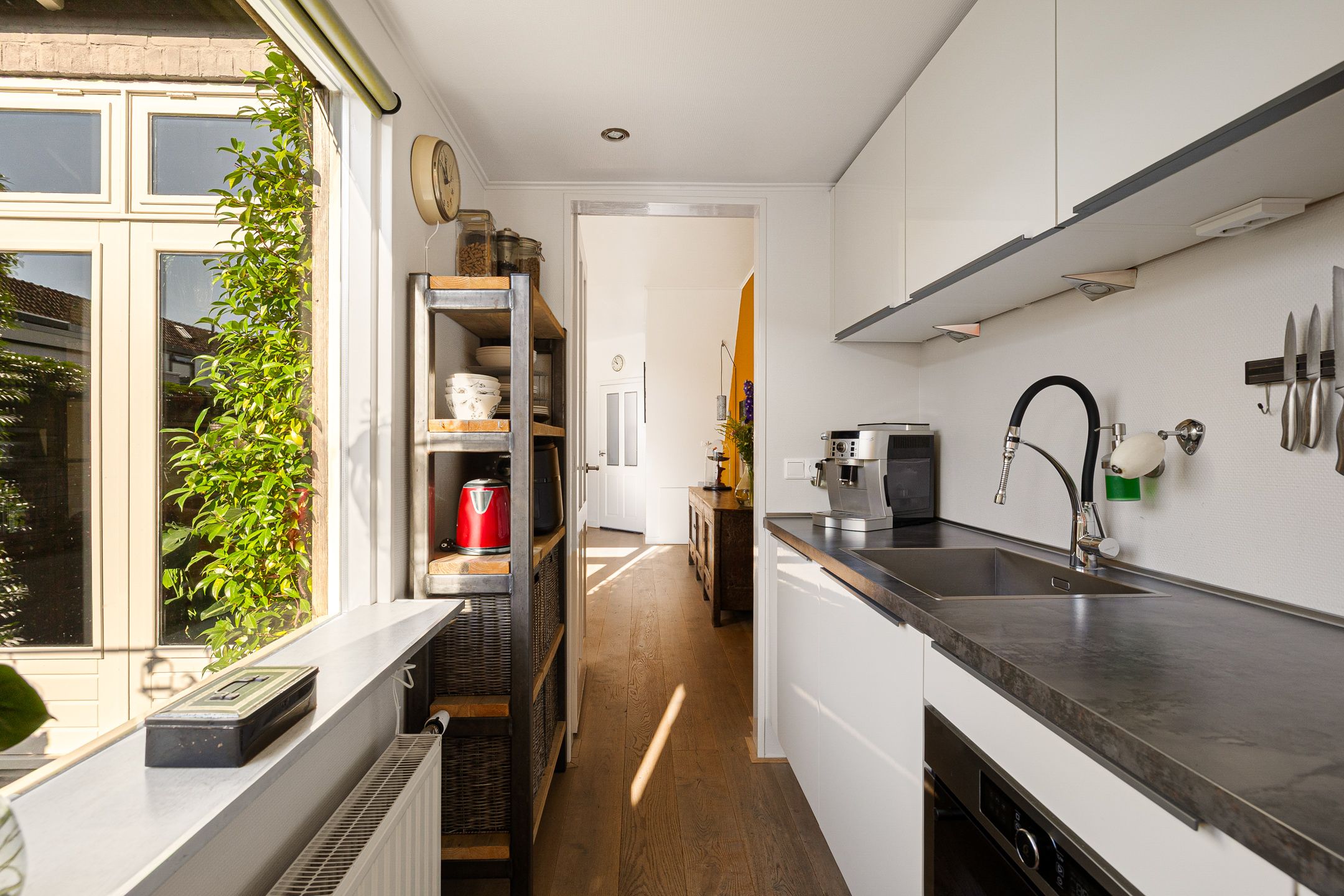 Photo 15 of Paulus Potterstraat 39