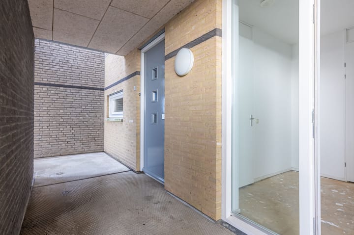 Photo 5 of Valder 48