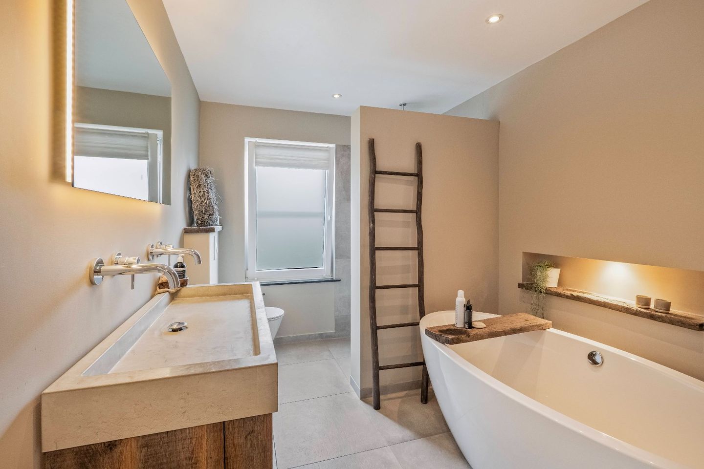 Foto 14 van Manresastraat 46