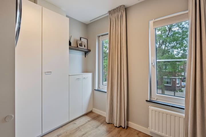 Foto 22 van Manresastraat 46