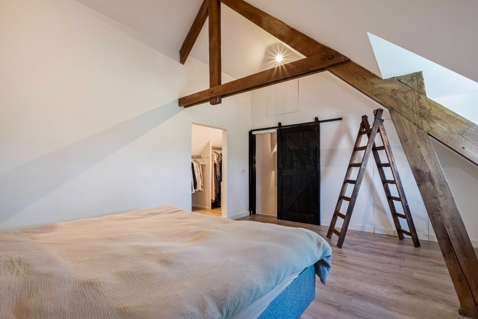 Foto 27 van Manresastraat 46