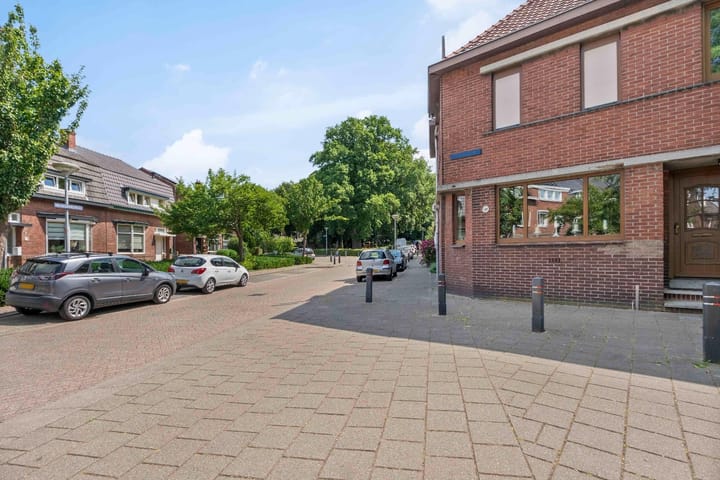 Foto 30 van Manresastraat 46