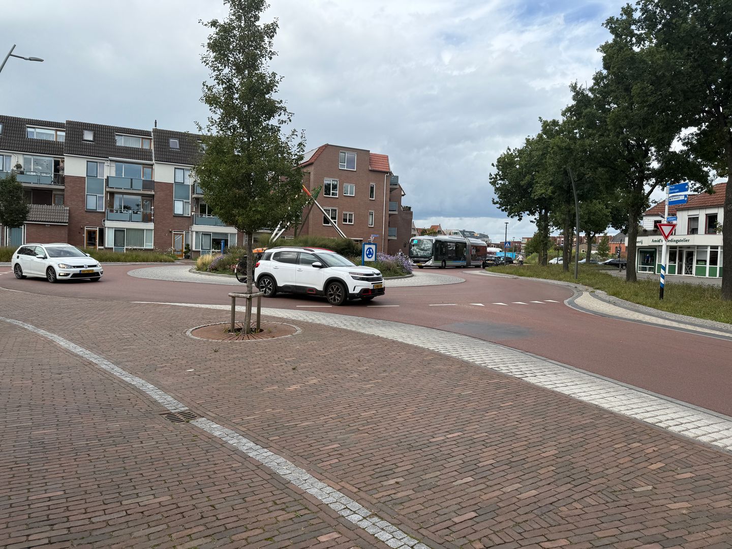 Bekijk foto 3 van Raadhuisstraat 13