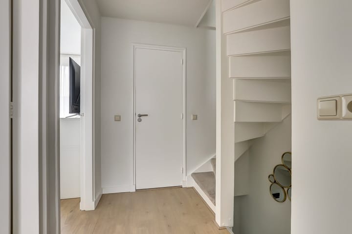 Photo 24 of Tullensstraat 31