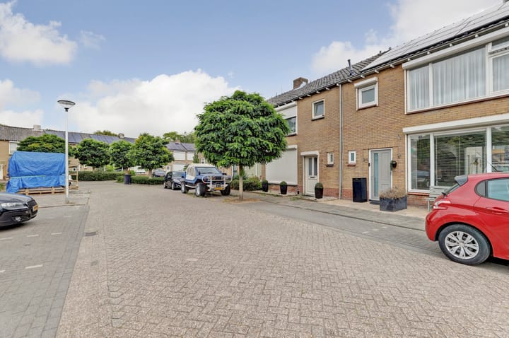 Photo 39 of Tullensstraat 31