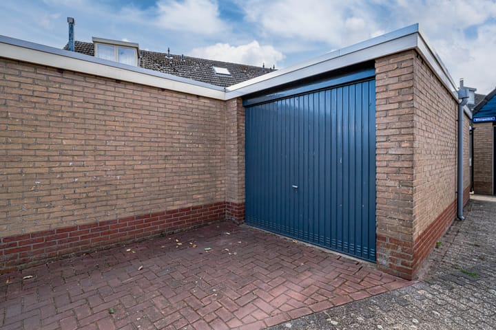 Photo 3 of Van der Rennestraat 4