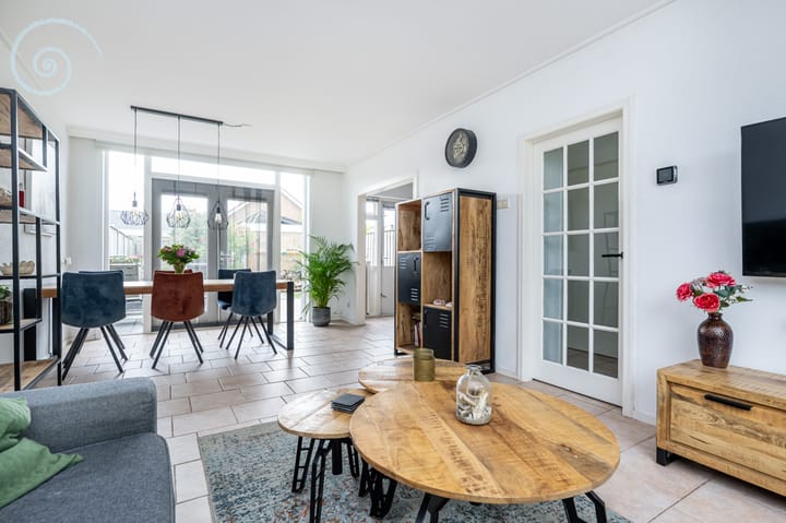 Photo 24 of Willem-Alexanderstraat 43