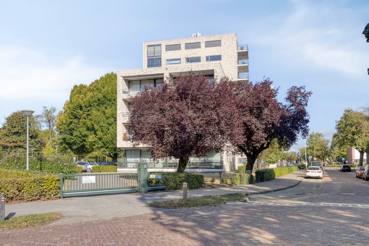 Foto 33 van Hugo de Grootplein 75