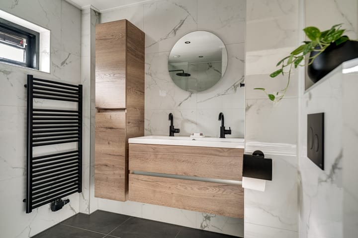 Photo 2 of Van der Rennestraat 4