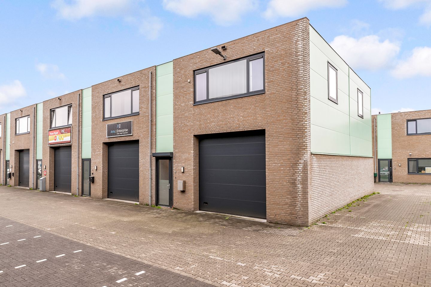 View photo 1 of Houtzagerijstraat 49