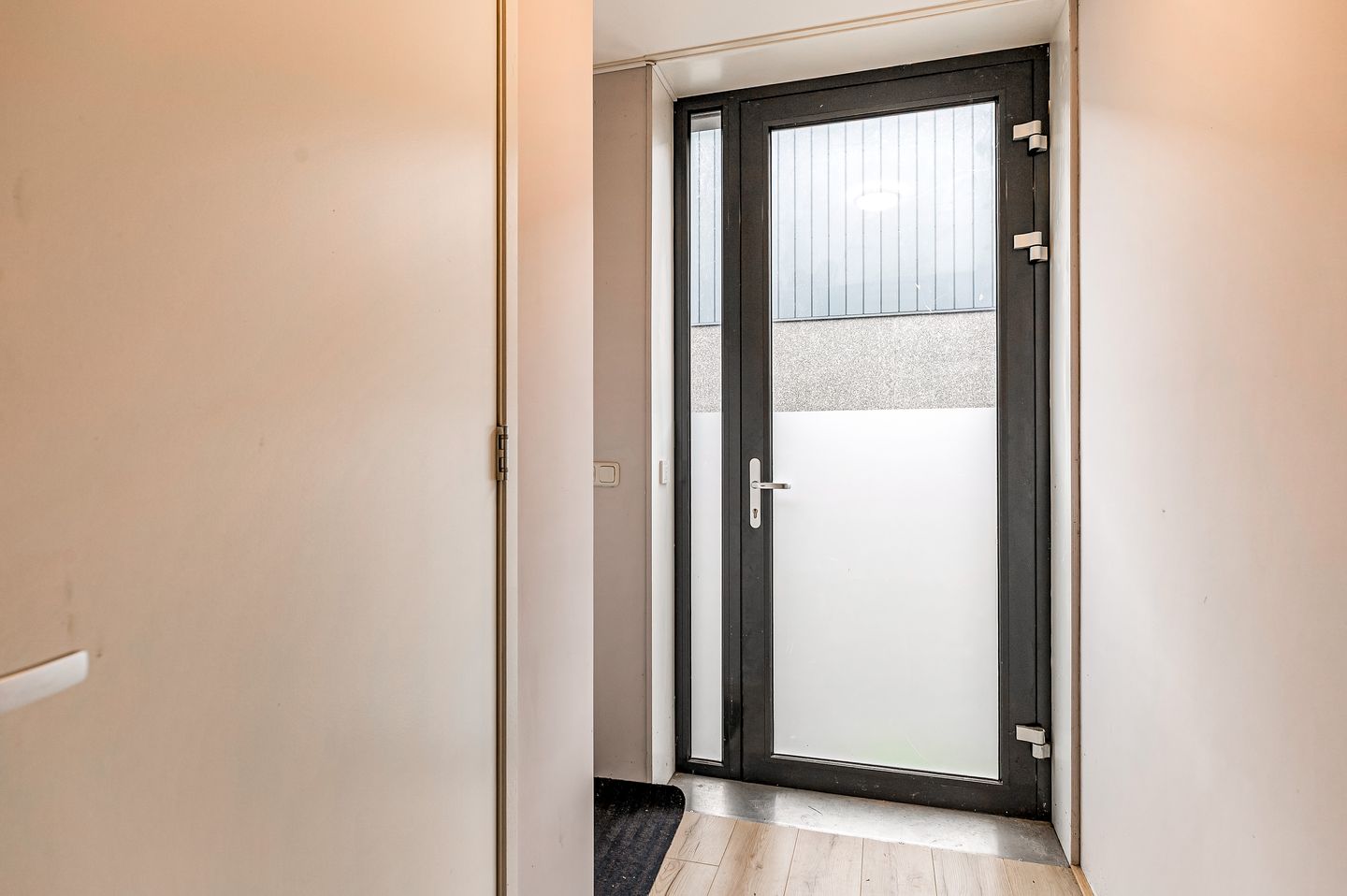 View photo 5 of Houtzagerijstraat 49