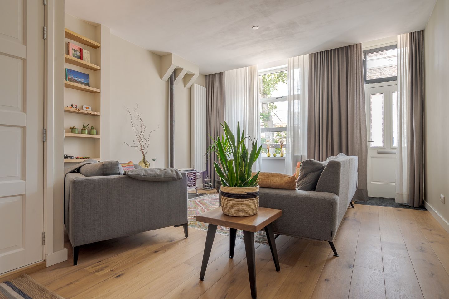 Foto 10 van Van Karnebeekstraat 36